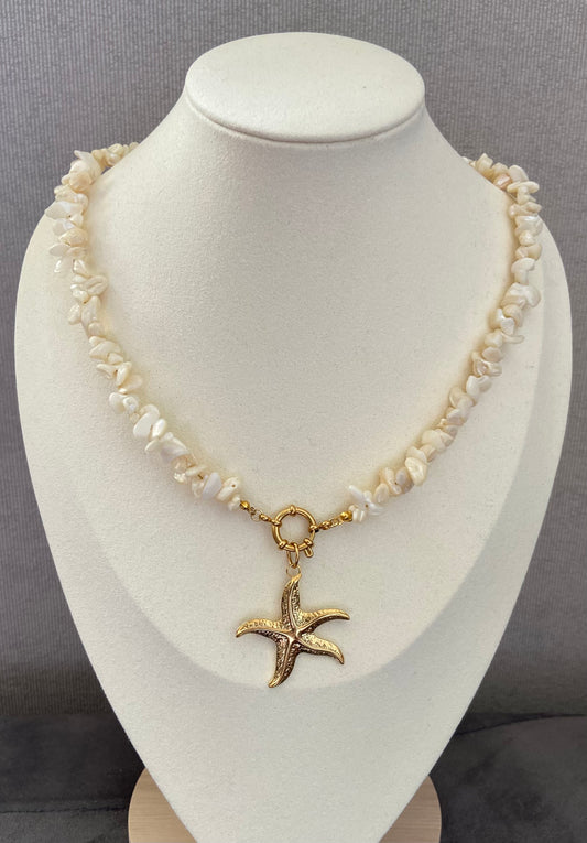 Ocean Pearl – Schelpketting met Zeebedel