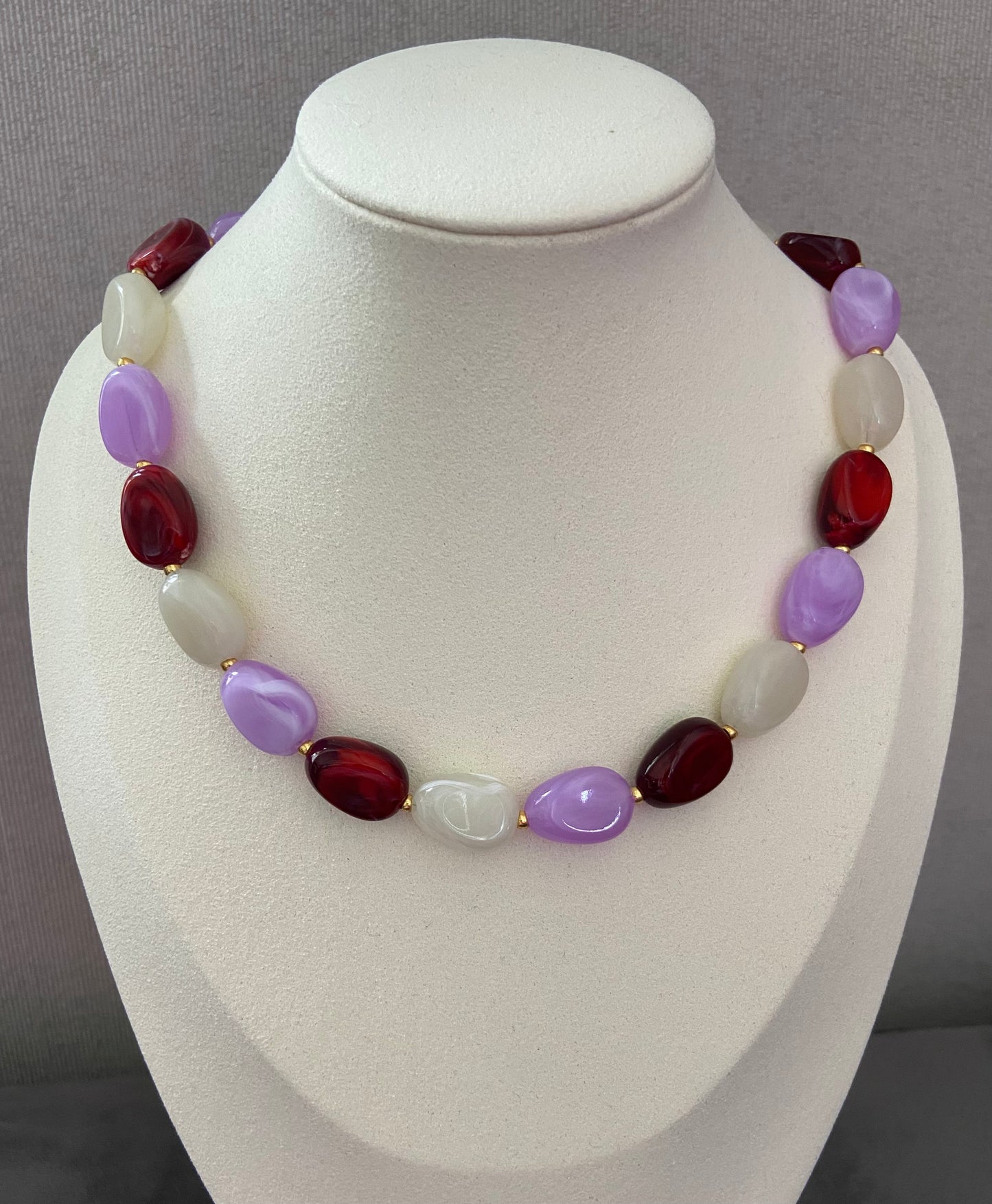 Acryl Kralenketting – Bordeaux, Lila & Ivoor